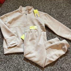 Kids Size 4/5 Set New 