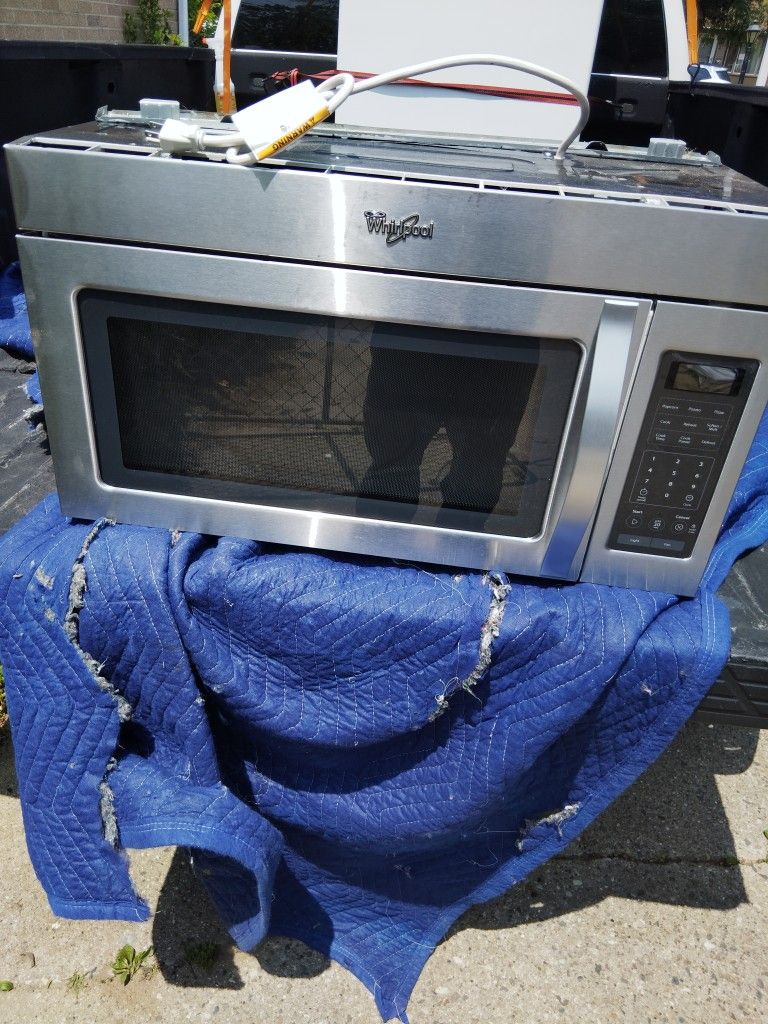 Over The Range Microwave With Fan