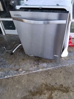 Whirlpool 24 in stainless steel dishwasher