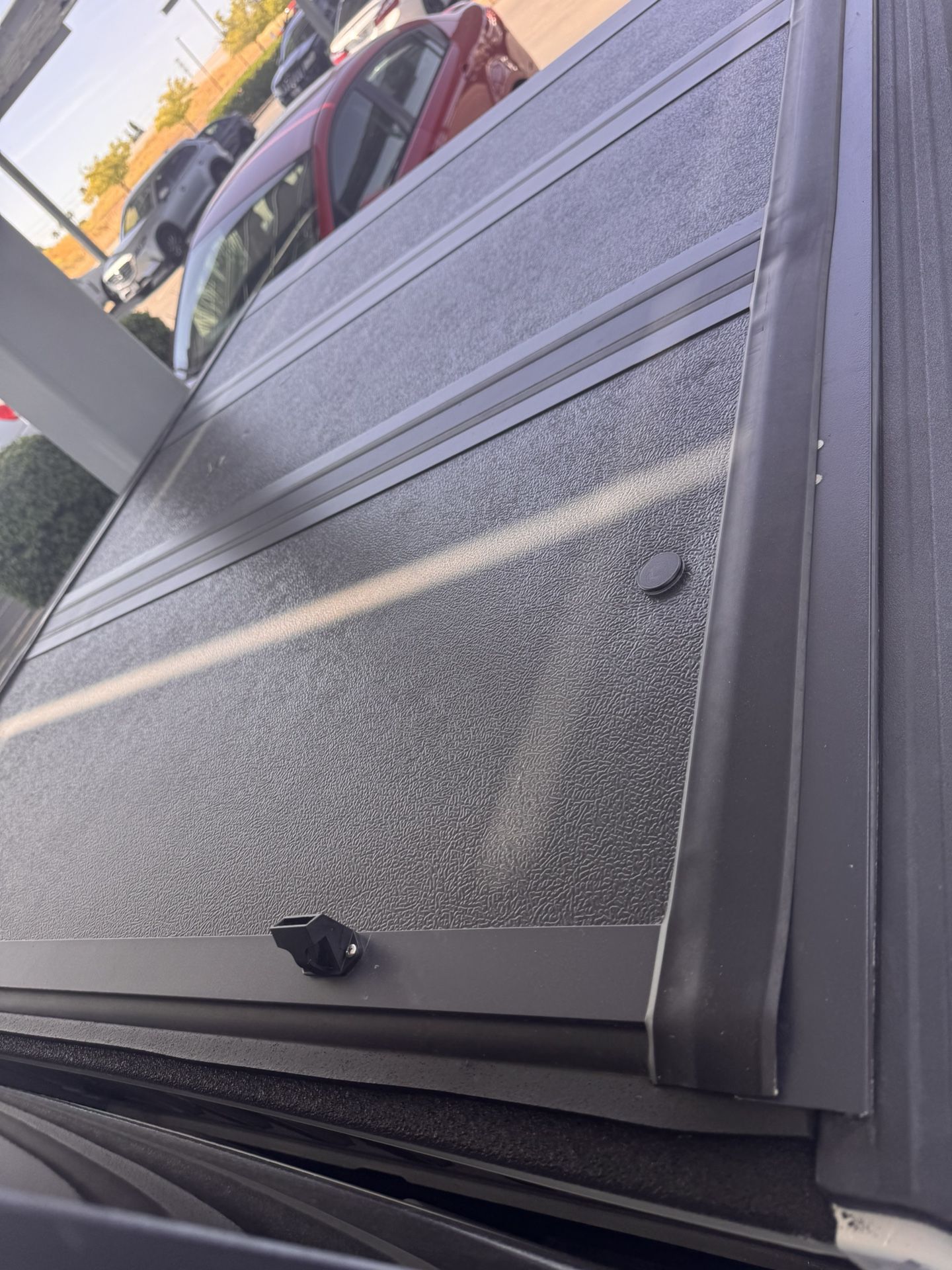 Jeep Gladiator Tonneau Cover*like New