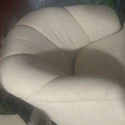 Shell Style Rotating Chair