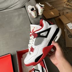 Jordan 4 Fire Red Size 10 Men 
