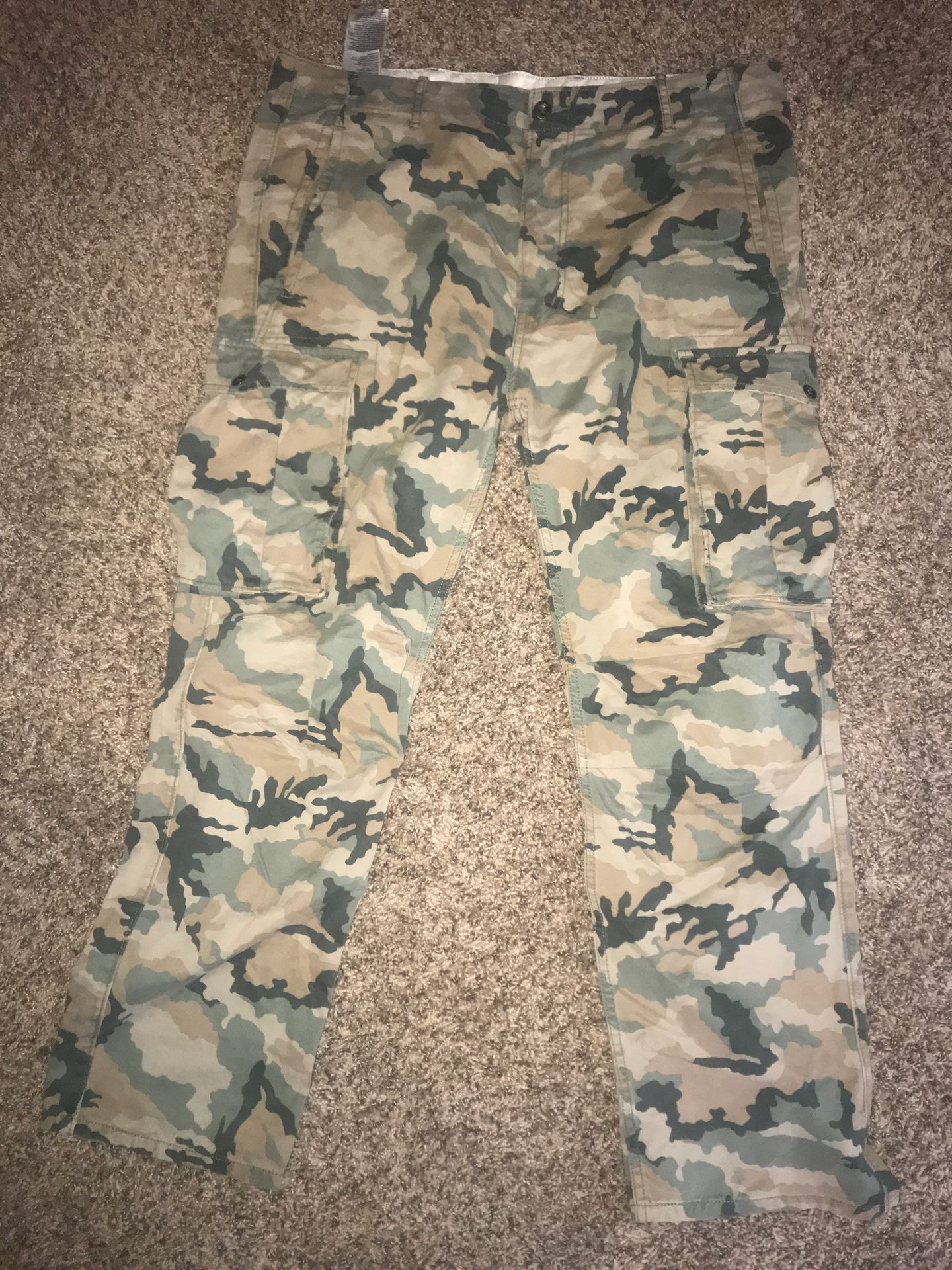 Levi’s camo camouflage pants