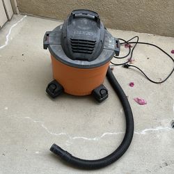 Vacuum 9 gallon