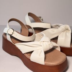 Women's Cream Knot-Front Platform Sandals Size 6 And 7