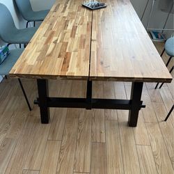 Dining Table / Mesa de comedor IKEA SKOGSTA (Solid Acacia Wood) - Like New