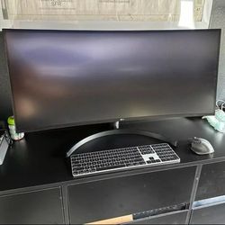 LG 34” UltraWide Curved Monitor – Excellent Condition