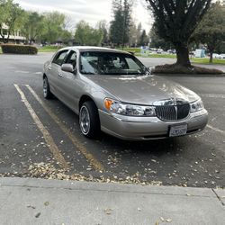 Lincoln Town Car