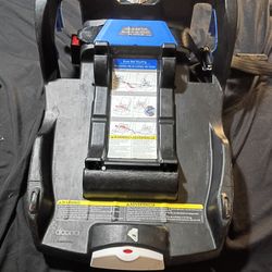 Doonamaxx  STROLLER/CAR SEAT with base