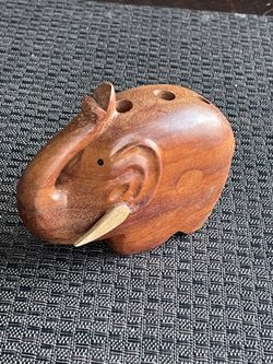 Solid Wood crafted Elephant Pen/pencil/ Pincel Holder.