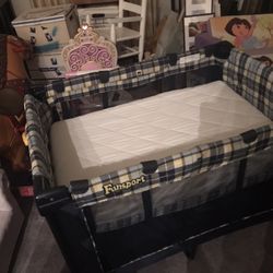 Cosco Funsport portable crib bassinette changing table combo Pack n Play 25 for Sale in Garland TX OfferUp