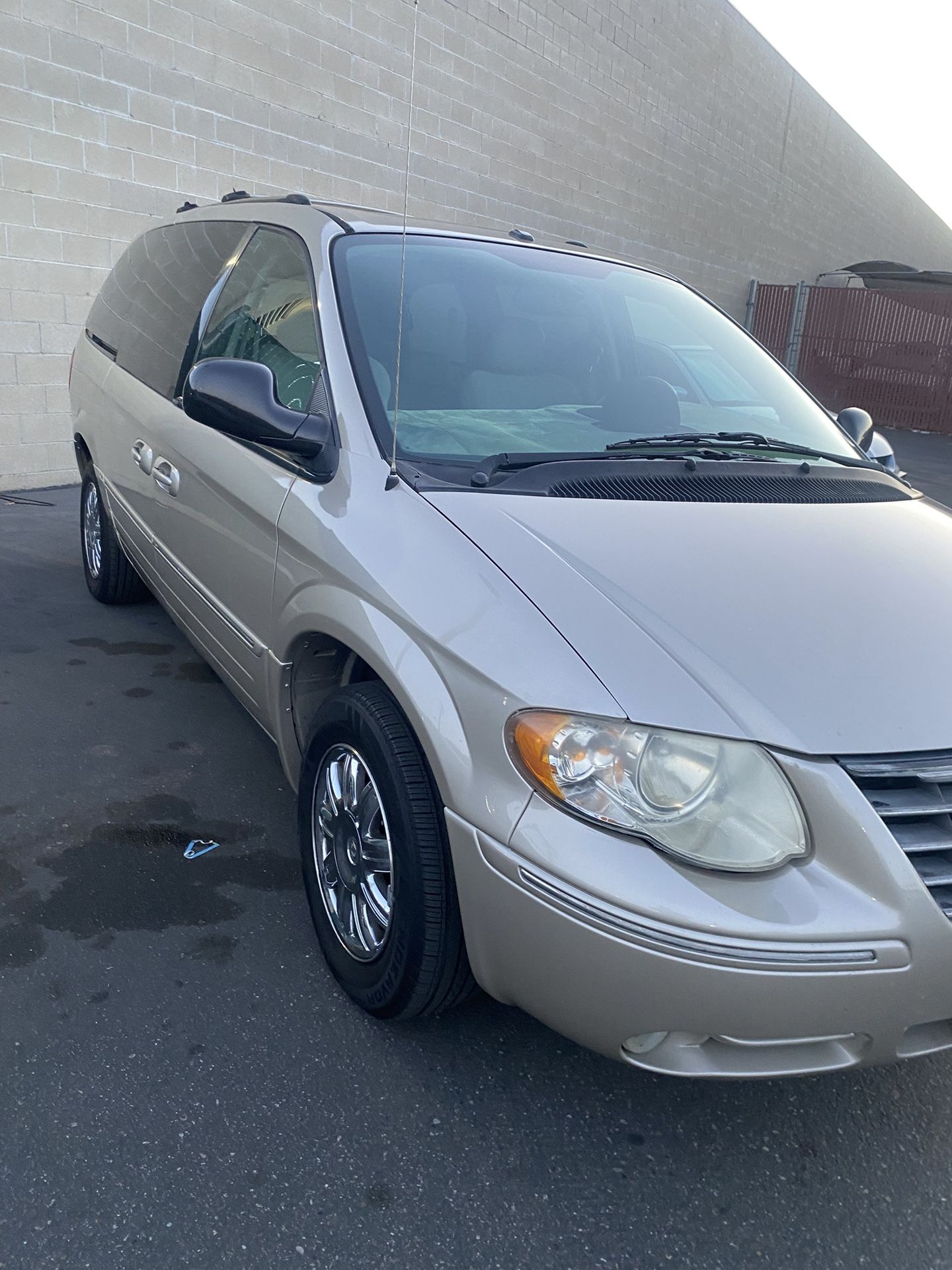 2006 Chrysler Town & Country