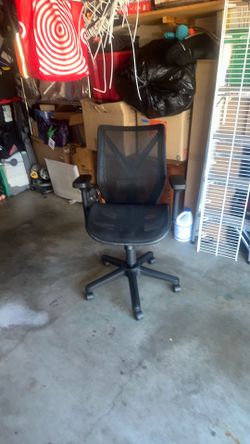 Desk/Office Chair Adj. Arms, seat, lumbar  LIKE NEW!!!