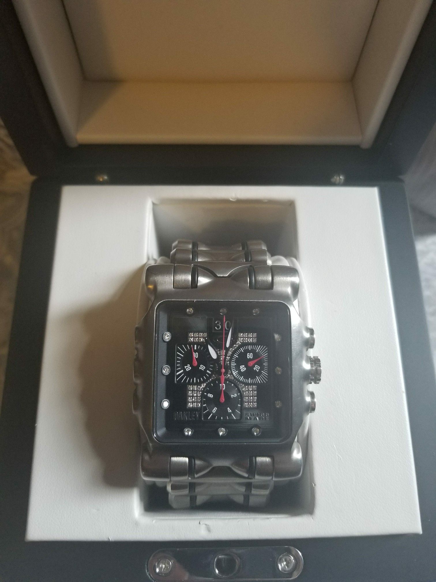 Oakley minute machine diamond dial