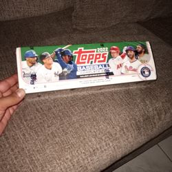 Topps Complete Baseball  Set Of 660 Cards