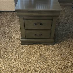 Bedside Table (Excellent Condition)
