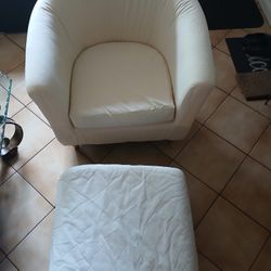 Tullsta Armchair . Used In Good https://offerup.com/redirect/?o=Q29uZGl0aW9uLml0 Has A Cover 