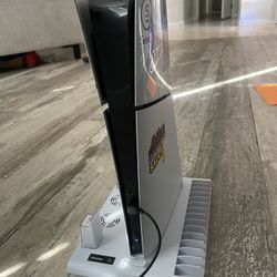 Tv & Play station 5 NEED GONE