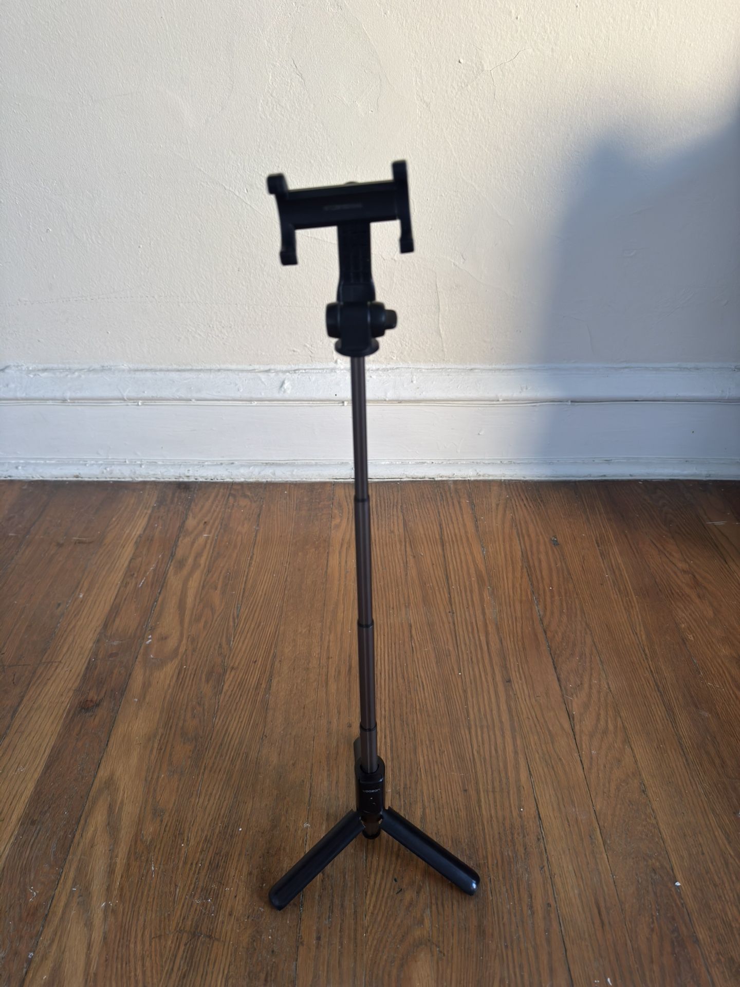 Bluetooth Selfie Stick tripod 