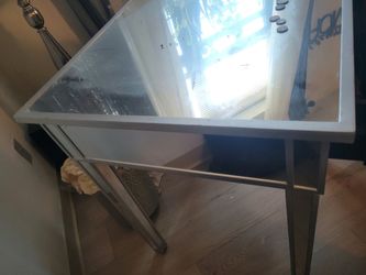 Mirrored vanity one drawer dresser drawer