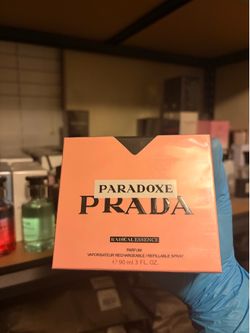 Prada paradoxe radical essence