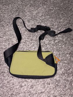 Lululemon Green and Black Crossbody Fanny Pack