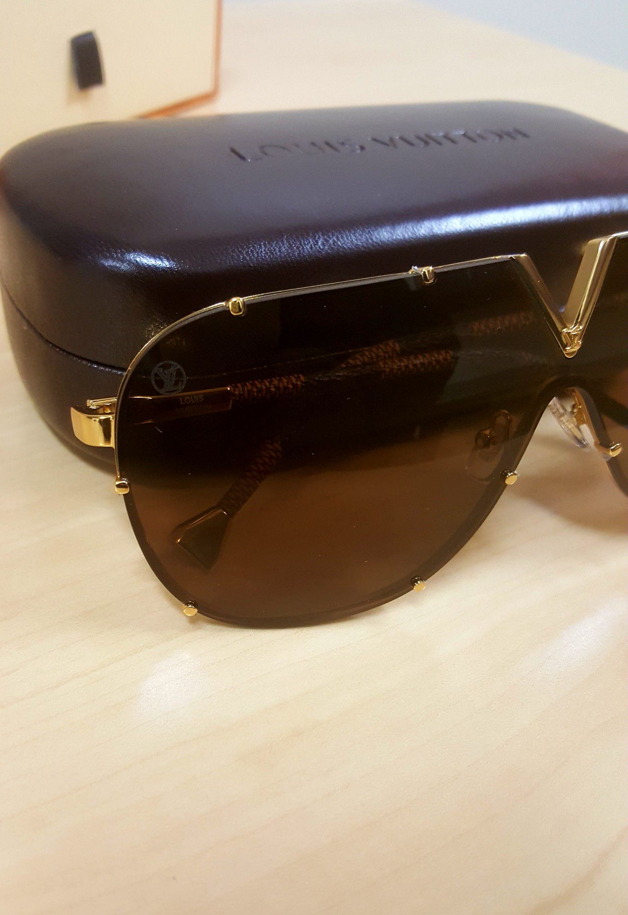 LOUIS VUITTON LV Drive Sunglasses Z0896E Gold 930523