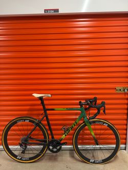 Giant TCX Advanced size 56 carbon frame and wheels