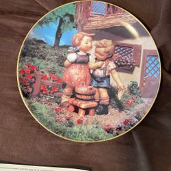 1990 Ltd Ed Hummel Plate Collection “Squeaky Clean”