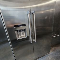 48" THERMADOR BUILT IN STAINLESS STEEL REFRIGERATOR