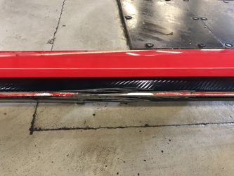 2019 Honda Civic type r driver side skirt