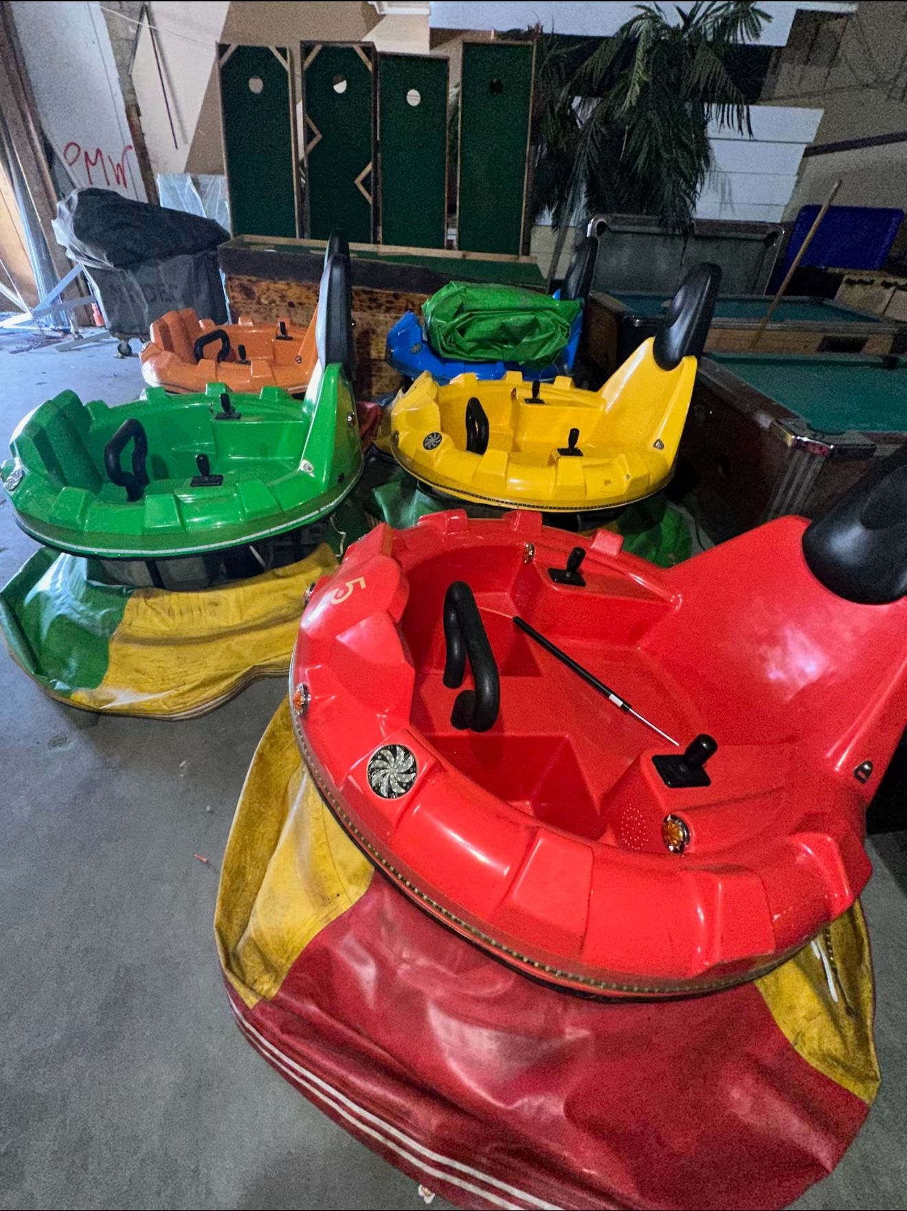 BUMPER CARS- 5 PC RECHARGABLE W/ 20X20 ARENA