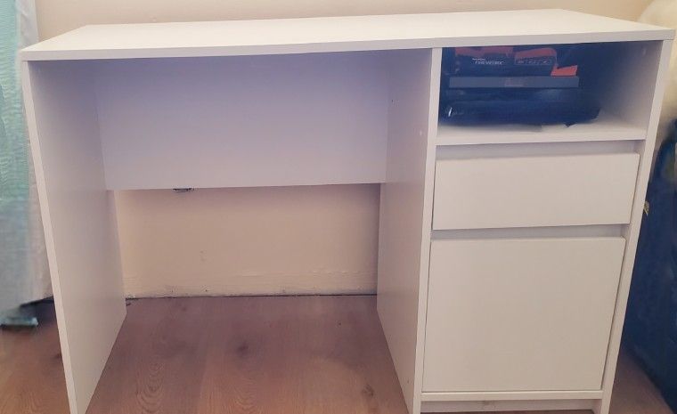 White Desk