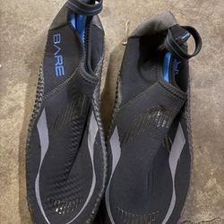 Special price, 3MM BARE FEET, diving, wading shoes, can be used for diving, surfing, beach, fishing wading. Jet ski riding. Size 12.