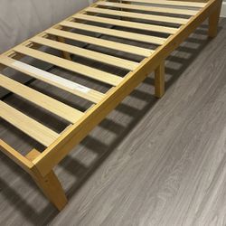Zinus Twin Solid Wood Platform Bed Frame 
