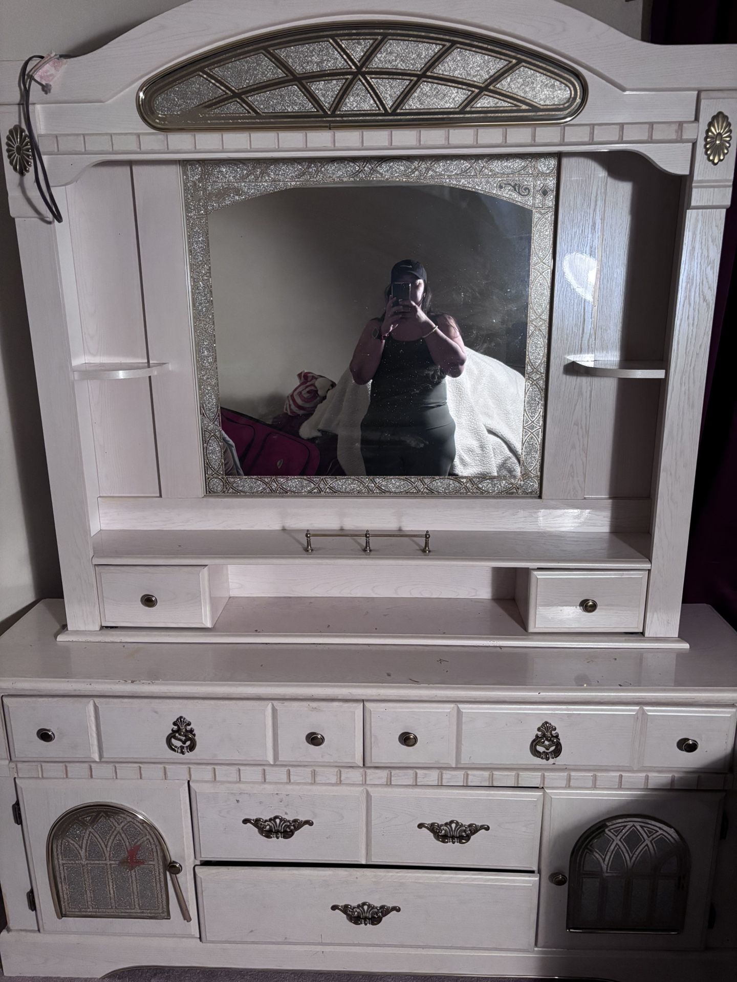 Ivory Antique Bedroom Set