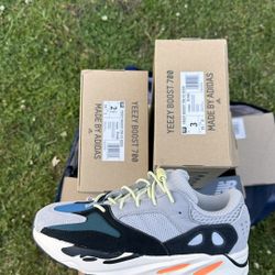 Yeezy Boost 700 Wave Runner Size 2.5Y-3Y