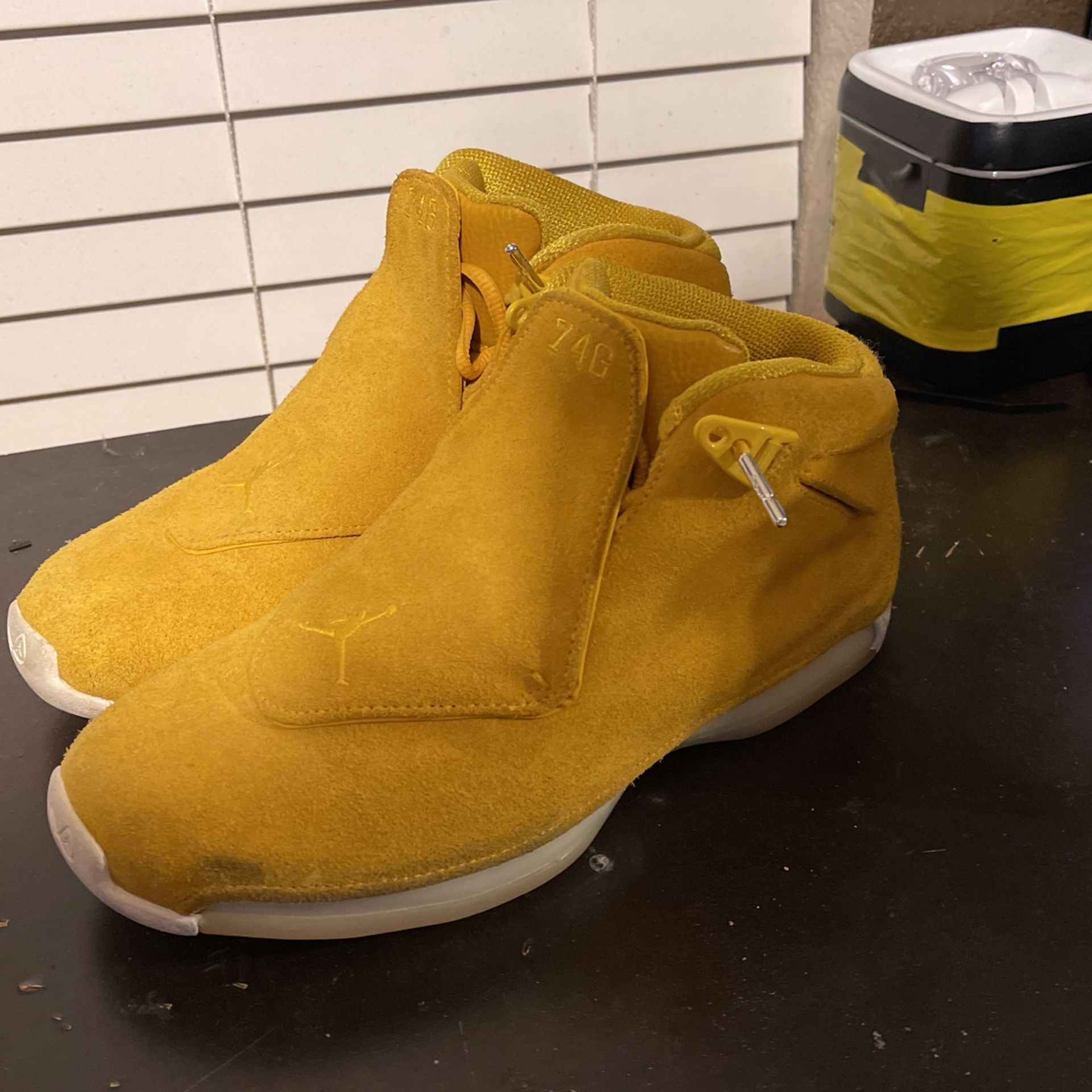 Air Jordan 18 Retro Yellow Ochre