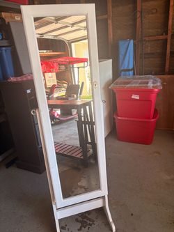 Jewelry stand