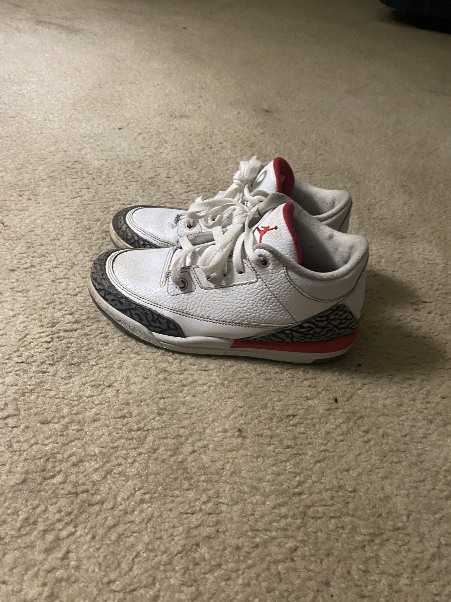 Fire Red 3s Sz 2.5