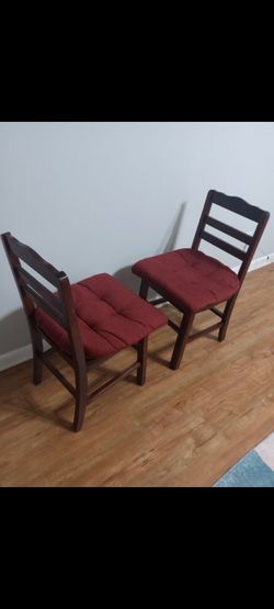 $10 for 2 chairs with sitting cushions