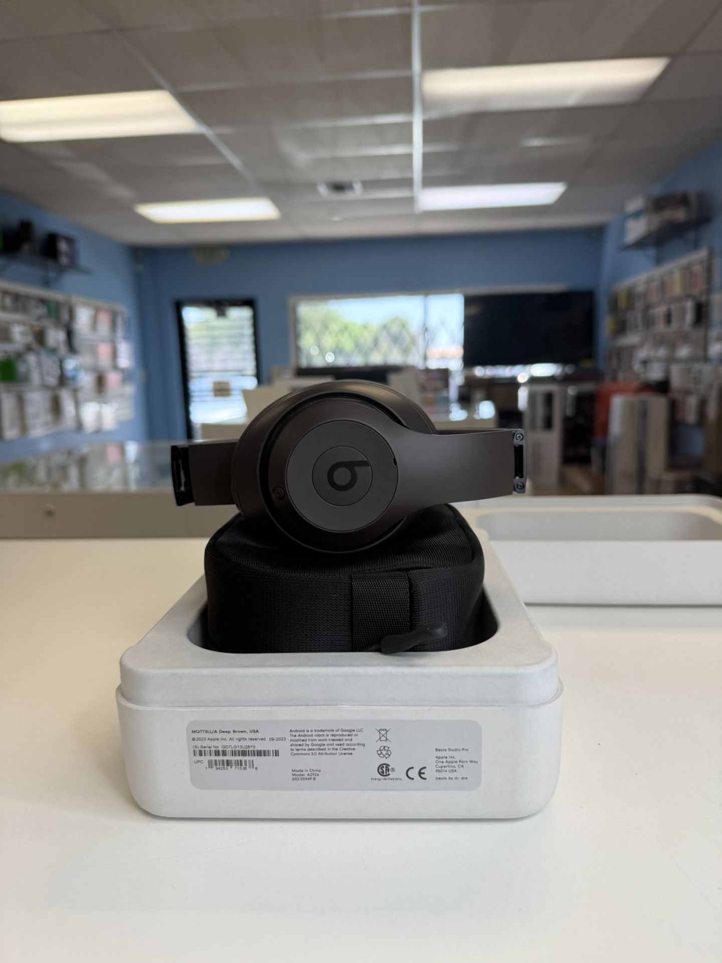 Beats Studio Pro Wireless Deep Brown With Apple Care Plus Untill 2026