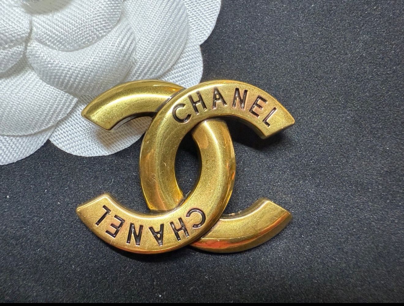 Vintage Women brooch