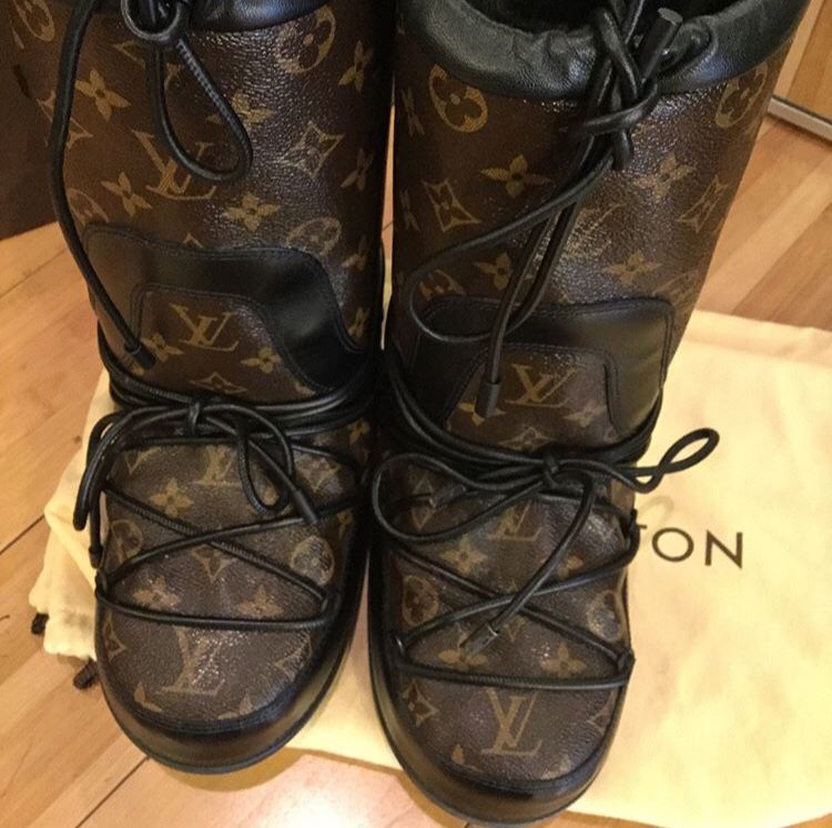 Louis Vuitton Desert Boots for Sale in Philadelphia, PA - OfferUp