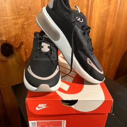 Nike Women's Air Max Dia Black Casual Athletic Sneakers Size 9 NEW