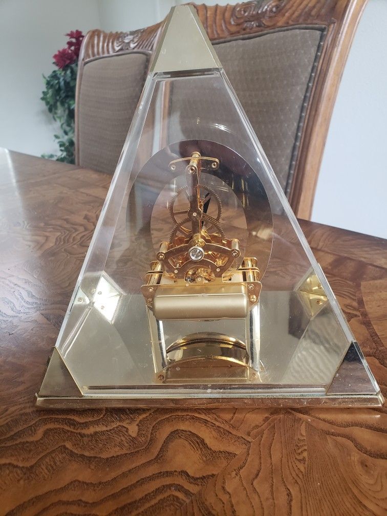 Vintage Seiko Quartz Pyramid Clock