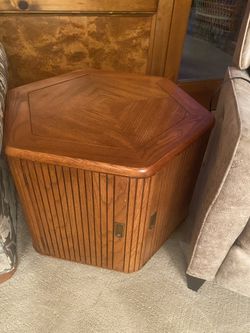 Solid Oak End Table With Storage