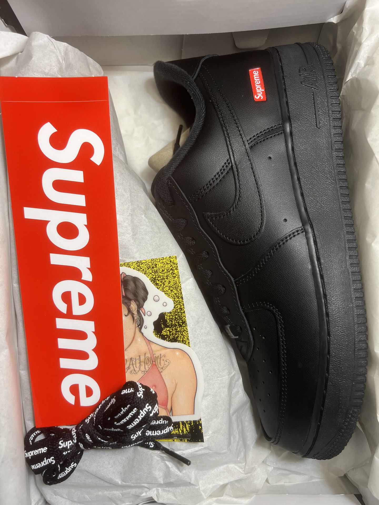 Nike Air Force 1 Low Supreme Black size 9.5