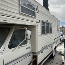 1984 Ford Rv