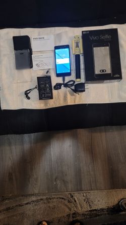 BLU Vivo phone and accessories